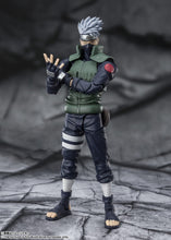 Cargar imagen en el visor de la galería, SH Figuarts Kakashi Hatake - The famed Sharingan Hero