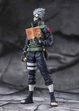 Cargar imagen en el visor de la galería, SH Figuarts Kakashi Hatake - The famed Sharingan Hero