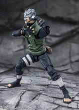 Cargar imagen en el visor de la galería, SH Figuarts Kakashi Hatake - The famed Sharingan Hero