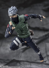 Cargar imagen en el visor de la galería, SH Figuarts Kakashi Hatake - The famed Sharingan Hero