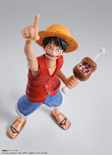 Cargar imagen en el visor de la galería, S. H. FIGUARTS MONKEY D. LUFFY ROMANCE DOWN