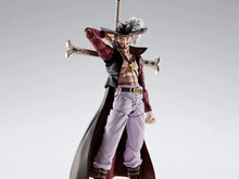 Cargar imagen en el visor de la galería, PREVENTA  -S.H.Figuarts DRACULE MIHAWK -HAWKEYE-
