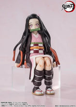 Cargar imagen en el visor de la galería, S. H. FIGUARTS NEZUKO KAMADO
